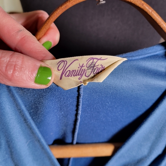 VINTAGE VANITY FAIR BLUE ULTRASUEDE BATHROBE - Picture 3 of 11